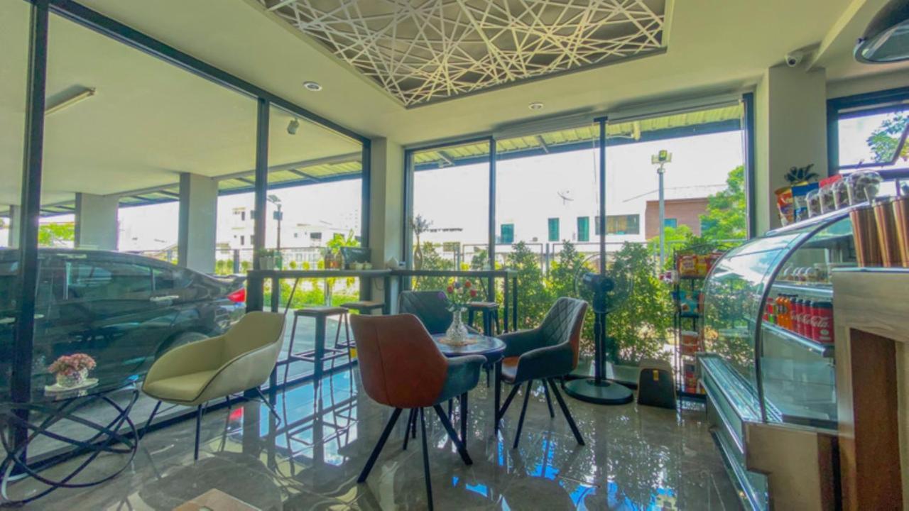 Plearnwan Deluxe Mansion Hotel Bangkok Exterior photo